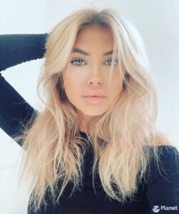 Comprehensive Guide to Dating Charming Icelandic Women